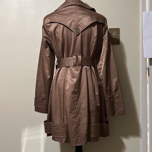 Dressing light coat - Picture 2 of 7